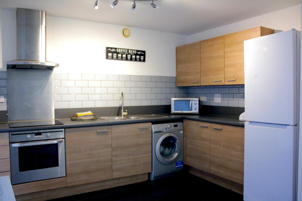 Spacious London Apartment 5 Min Walk To Leytonstone Underground Station And 5 Stops To Zone 1 Extérieur photo